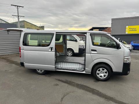 2018 Toyota Hiace - Thumbnail